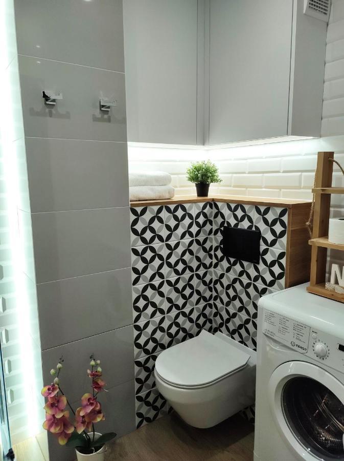 Cozy And Great Location By Cooee Apartments Варшава Екстериор снимка