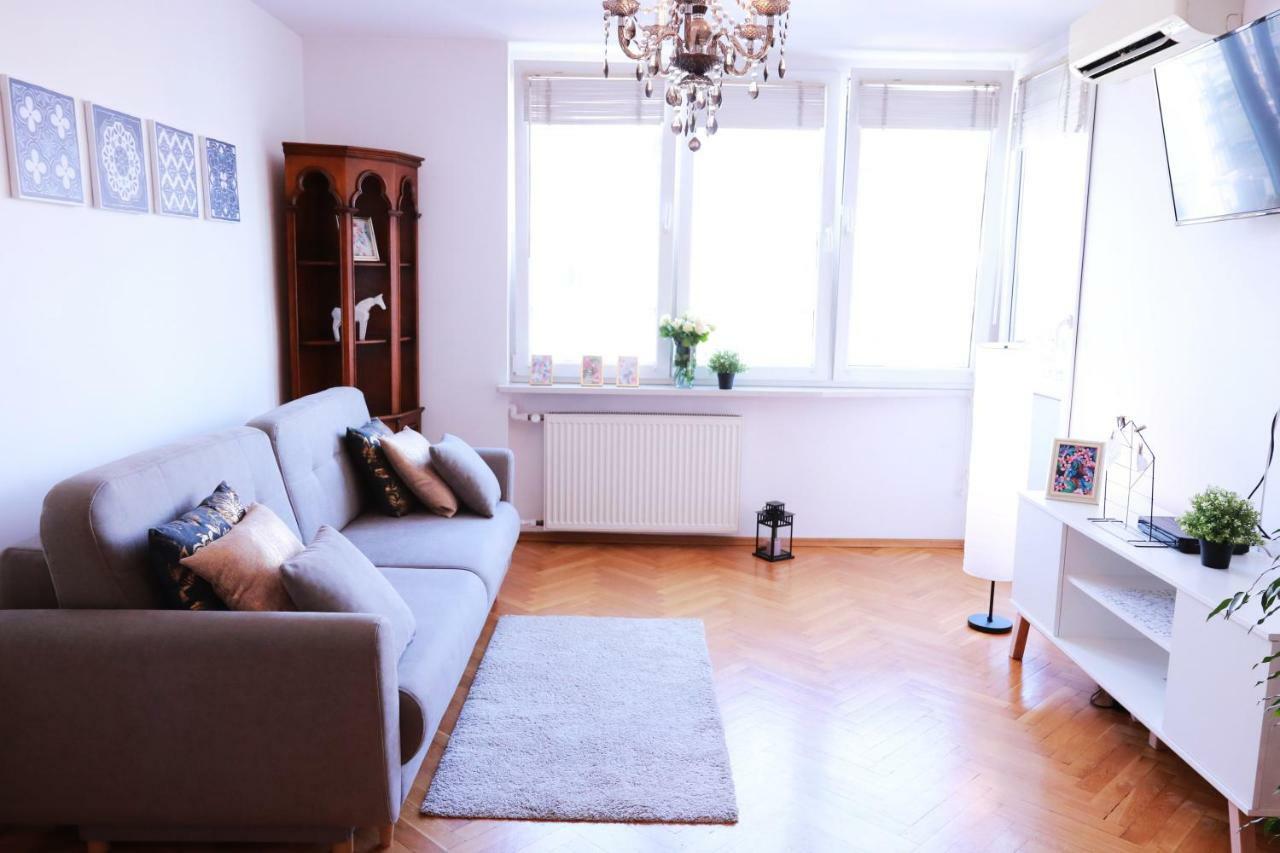 Cozy And Great Location By Cooee Apartments Варшава Екстериор снимка
